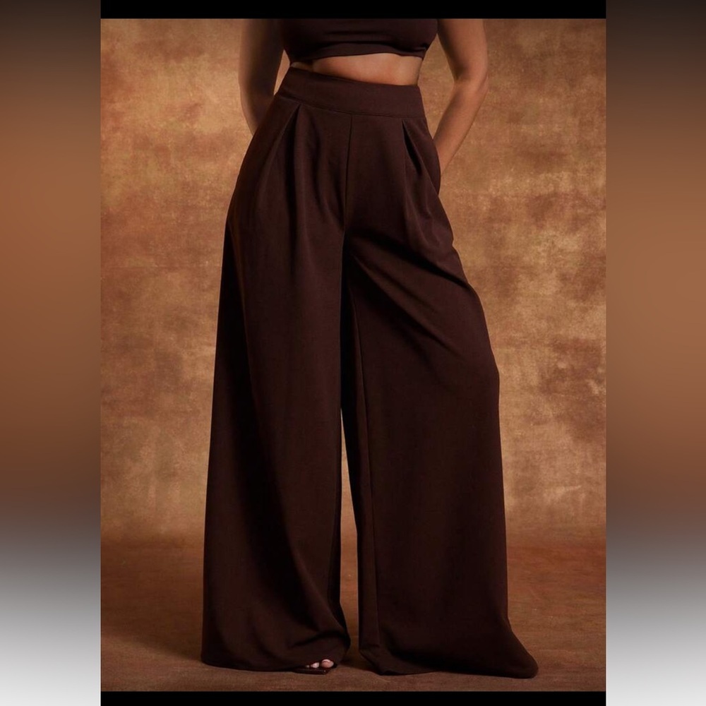 Elegant Brown Women's Very Wide Leg Pants - Picture 4 of 5